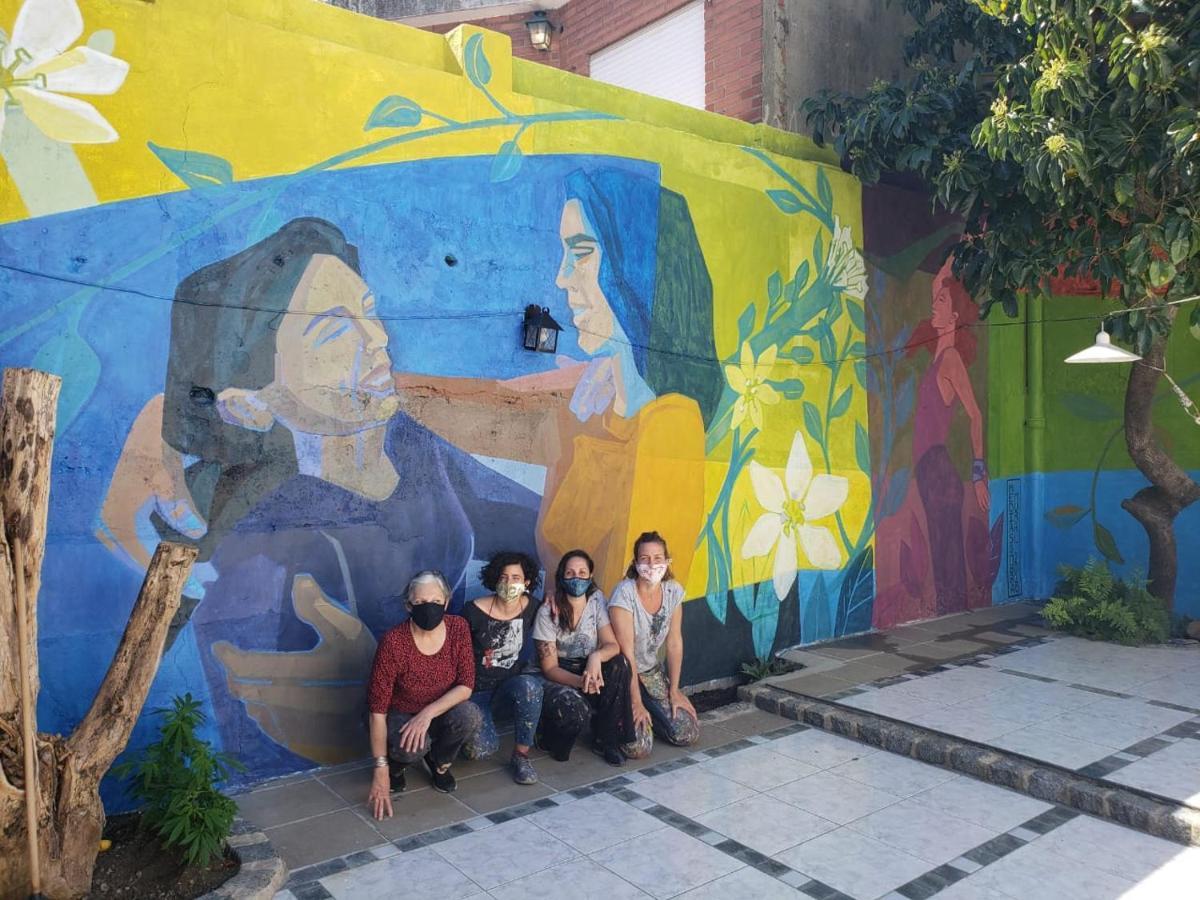 La Casa De Los Murales 阿韦利亚内达 外观 照片