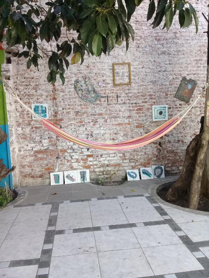 La Casa De Los Murales 阿韦利亚内达 外观 照片
