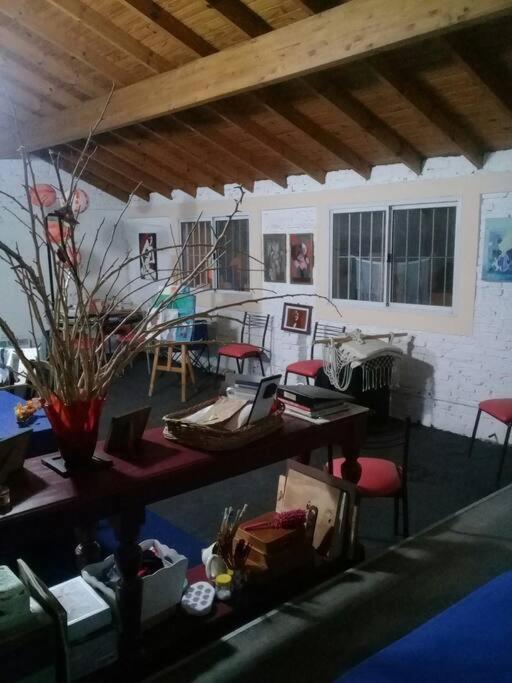 La Casa De Los Murales 阿韦利亚内达 外观 照片