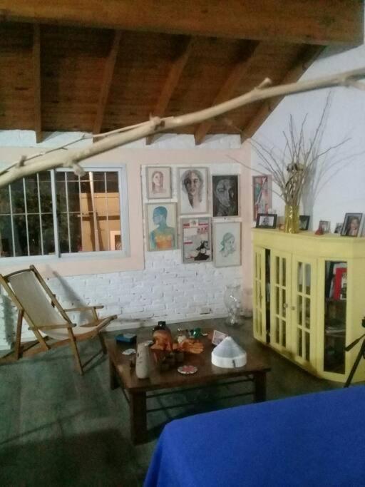 La Casa De Los Murales 阿韦利亚内达 外观 照片